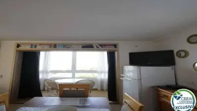 Apartment on S-N Street photo 8