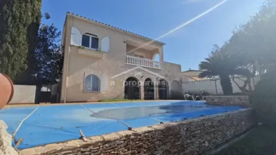 Chalet on Carrer del Llobregat photo 5