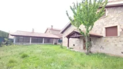 Chalet on Carretera de Villarcayo photo 4
