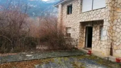 Chalet in Tubilla del Agua photo 19