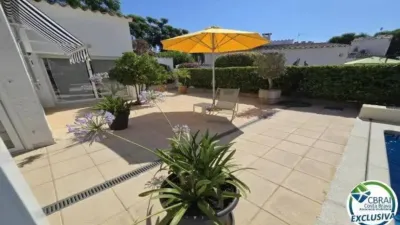 Chalet on Carrer del Montseny photo 2