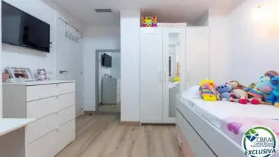 Apartment on Carrer de Madrid photo 21
