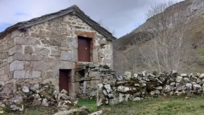 Rustic house in Espinosa de los Monteros photo 35