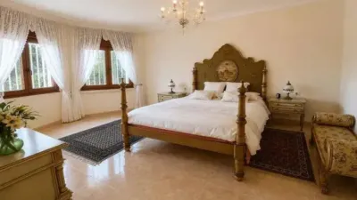 Chalet on Carrer de Pau Vila photo 17
