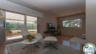 Chalet on Carrer de la Gran Via de Pau Casals photo 33
