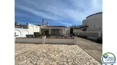 Chalet on Calle Sector Peni 115 B, 115 photo 2
