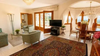 Chalet on Carrer de Pau Vila photo 8