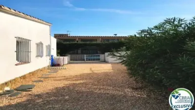Chalet on Carrer de l'Urgell photo 3