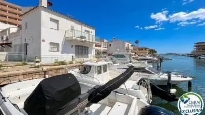 Chalet on Avinguda de la Bocana photo 4