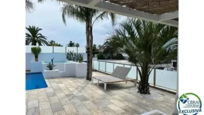 Chalet on Carrer Falconera photo 13