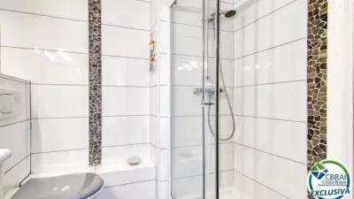 Apartment on Carrer de Milà i Fontanals photo 18
