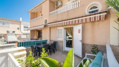 Terraced house on Calle Bulnes photo 2