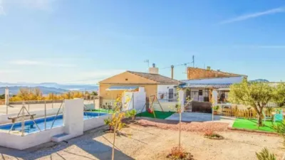 Chalet in Camarillas photo 3