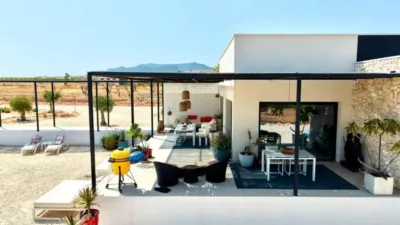 Chalet in Camarillas photo 3
