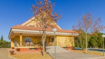 Chalet in Yecla photo 2