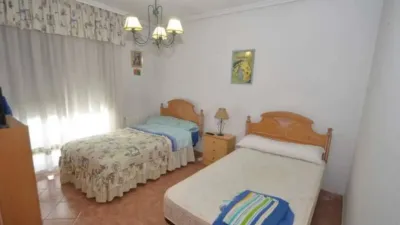 Chalet en Camarillas photo 13