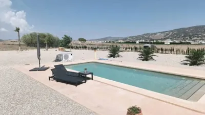 Chalet in Camarillas photo 2