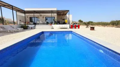 Chalet in Camarillas photo 8