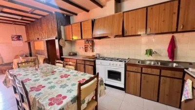 Chalet in Camarillas photo 3