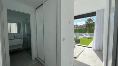 Chalet on Calle Urba Coto Rinales, 270 photo 27