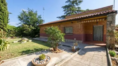 Chalet en El Casar photo 11