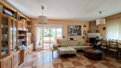Chalet en El Casar photo 18