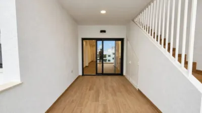 Pis – Torrevieja, Urbanización Los Balcones - Més