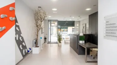 Local comercial en venta en Plaza de España - Más