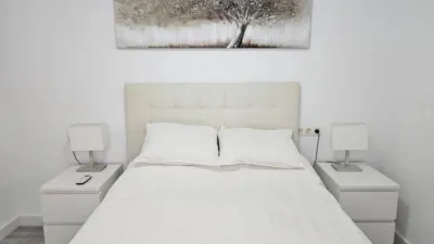 Piso en alquiler en Calle de la Iglesia, Playa de Los Boliches (Fuengirola) de 1.188 €<span>/mes</span>