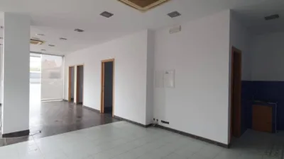 Local comercial en alquiler en Castiñeiriño - More