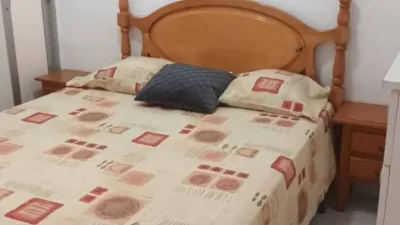 Apartment for sale in Fuengirola, 33.00 m2 plus 10.00 m2 terrace, 1 bedroom, living room, bathroom with shower tray, 1st floor. Excellent location. Possibility of parking space for rent. Contact us and we will accompany you to view it. At Mike's Home Real , we work at the service of the client to offer the best properties for sale and rent. In compliance with RD of the Junta de Andalucía 218 photo 3