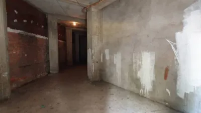 Local comercial en venta en Os Mallos-A Falperra - Más