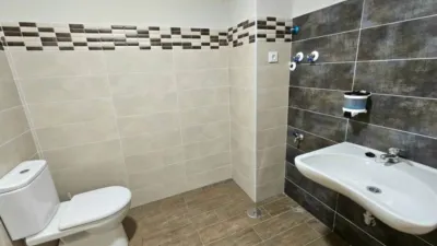 Local comercial en alquiler en Rúa Marcial de Adalid - Vista 2