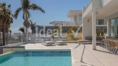 House on Calle Luxemburgo photo 2