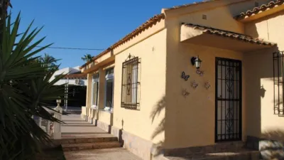 Terreno en venta en Cabo Roig-La Zenia-La Regia - Más