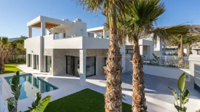 Villa in Golf Bahía Urbanization photo 15