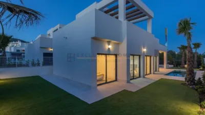 Villa in Golf Bahía Urbanization photo 32