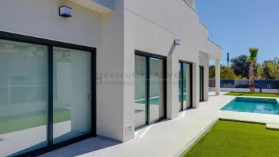 Villa in Golf Bahía Urbanization photo 45