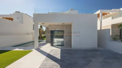 Villa in Golf Bahía Urbanization photo 4