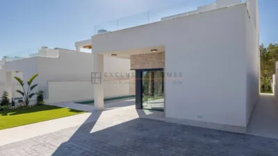Villa in Golf Bahía Urbanization photo 7