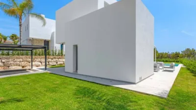 Chalet in Golf Bahía Urbanization photo 31