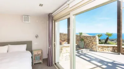 Chalet in La Fustera photo 14