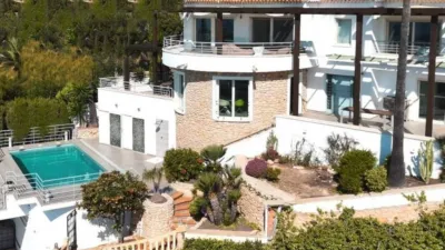Chalet in La Fustera photo 4