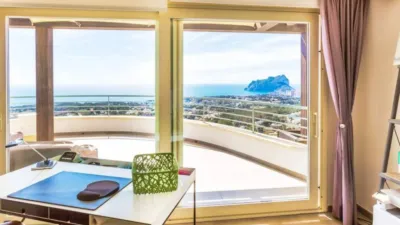 Chalet in La Fustera photo 9