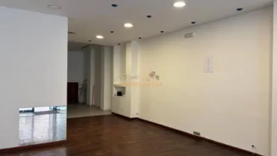 Local comercial en alquiler en Centro - Más