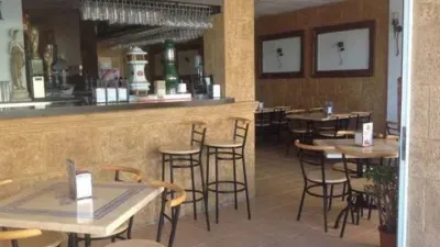 Local comercial en venta en Puerto - Más