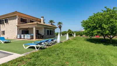 Rustic villa in Urbanización Platja de Muro photo 22