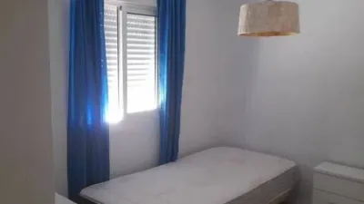 Piso en alquiler en Calle del Cerro Muriano, Tiro de Línea (Distrito Sur. Sevilla Capital) de 900 €<span>/mes</span>