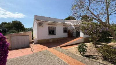 Villa in Urbanizations photo 2