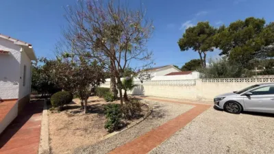 Villa in Urbanizations photo 4